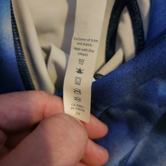 Lululemon Train Times Crop Full On Luxtreme Size 4 Cropped Leggings Abstract EUC - Picture 12 of 12